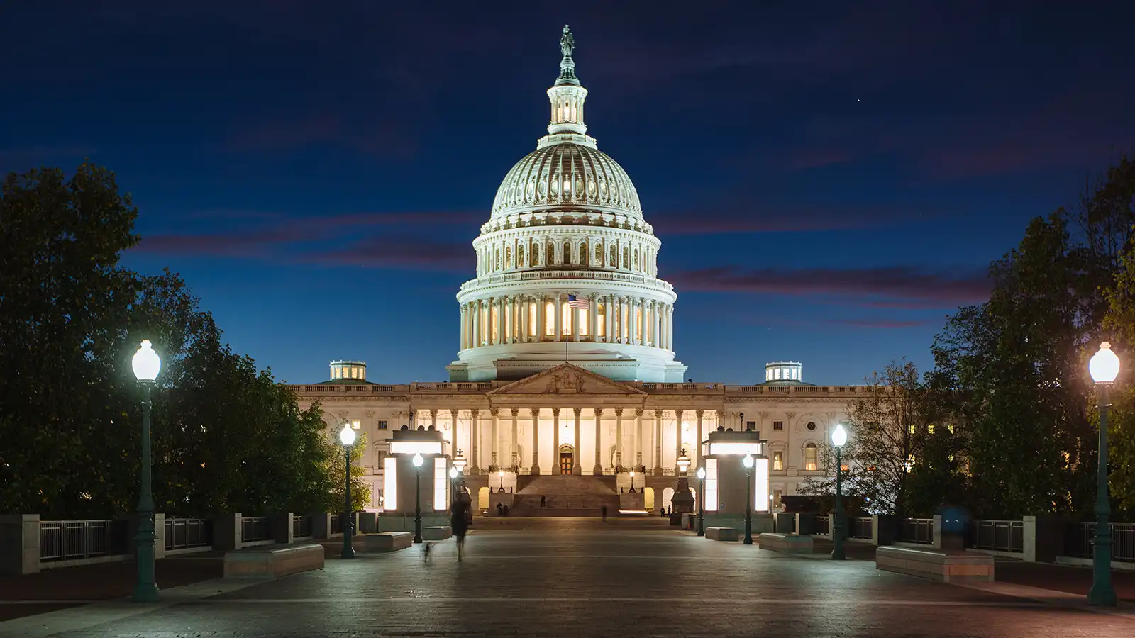 Capitol building in Washington D.C. 在晚上